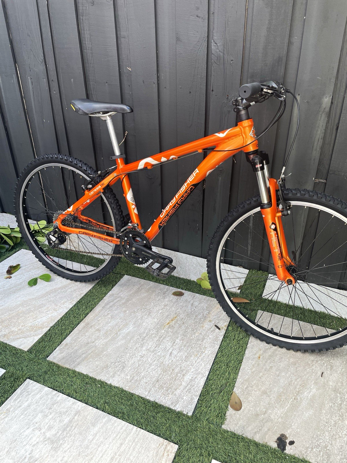 Gary Fisher Genesis Advance size 17in Aluminum Front Suspension V-Brake Orange Gary Fisher Genesis Advance size 17in Aluminum Front Suspension V-Brake Orange
