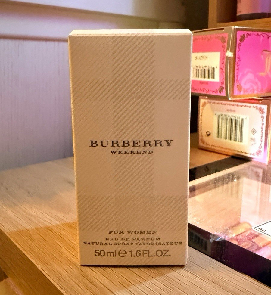 Burberry Weekend Eau de Parfum Spray, 1.6 fl oz Regular Size Burberry Weekend Eau de Parfum Spray, 1.6 fl oz Regular Size