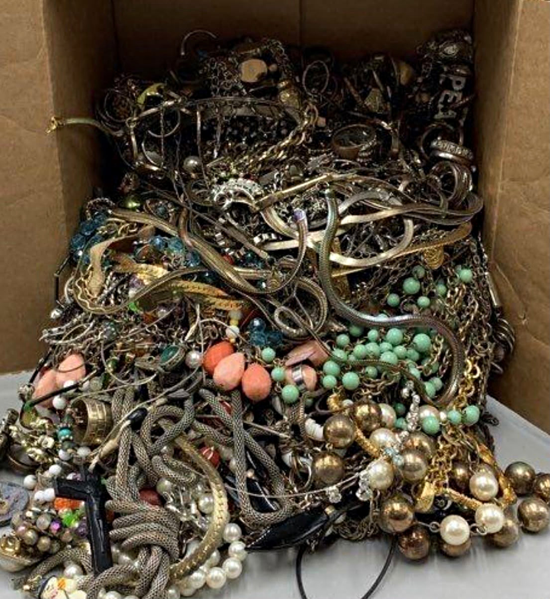 2 lbs  Pound Unsorted Huge Lot Jewelry Vintage New Junk & Wear Resell Tangled