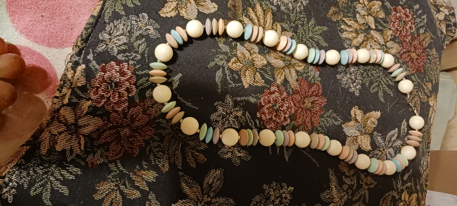 Vintage 1970s Sarah Coventry Bohemian Beaded Necklace Matte Pastel Disc Chunky S Vintage 1970s Sarah Coventry Bohemian Beaded Necklace Matte Pastel Disc Chunky S