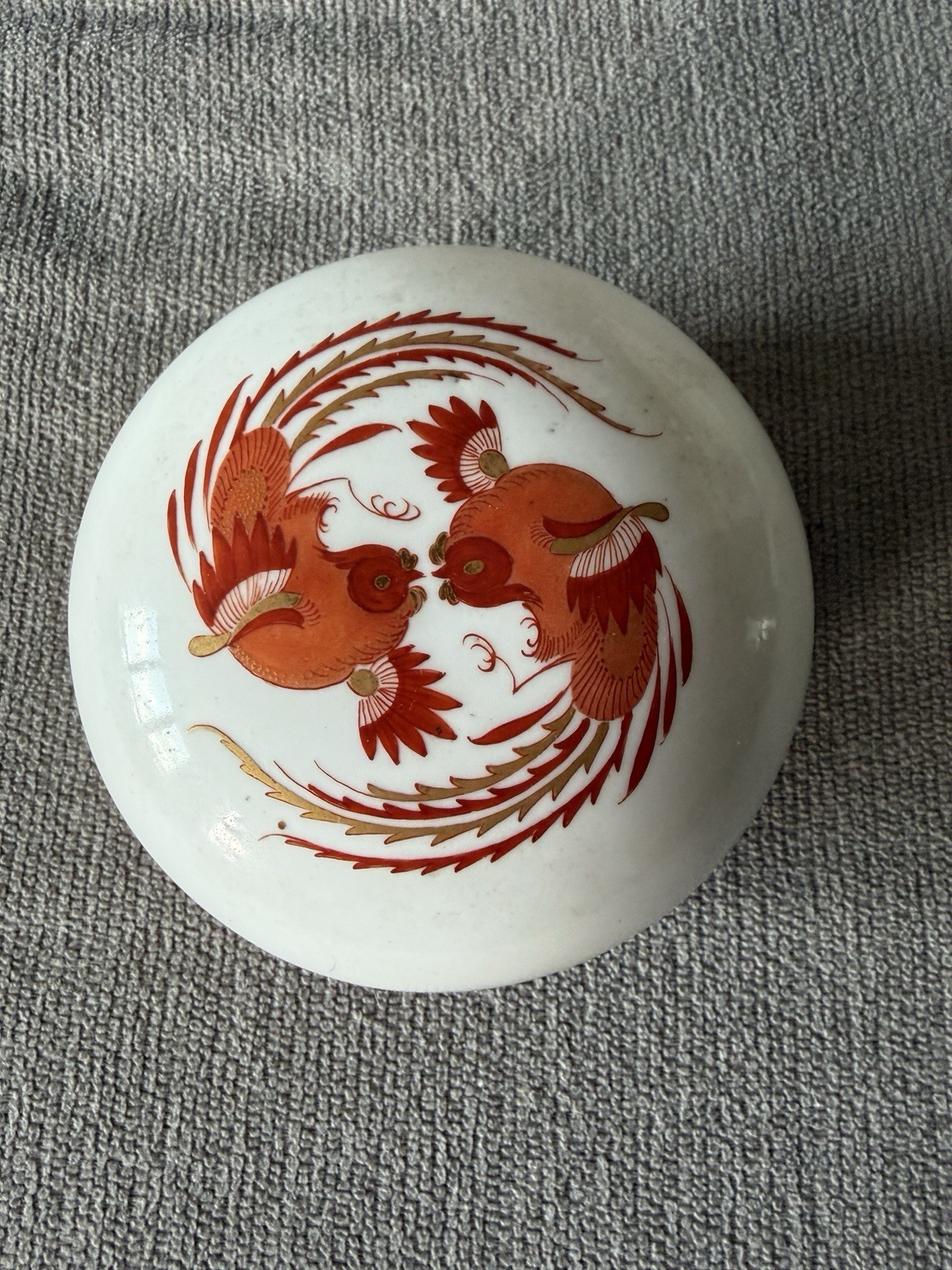 Rare Meissen DRAGON LILAC Red Dot Accent 4” Round Trinket Box w/ Lid Rare Meissen DRAGON LILAC Red Dot Accent 4” Round Trinket Box w/ Lid
