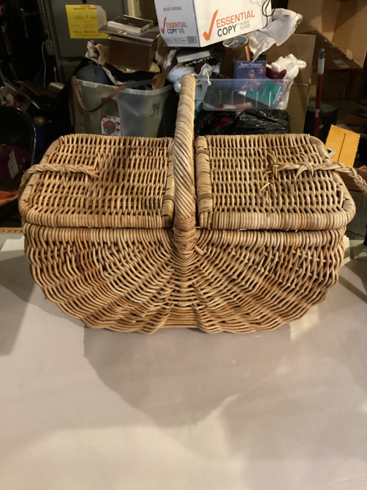 Beautiful Large Rattan Picnic Basket. 24”L x 17” T x 14”W Heavy Duty Beautiful Beautiful Large Rattan Picnic Basket. 24”L x 17” T x 14”W Heavy Duty Beautiful