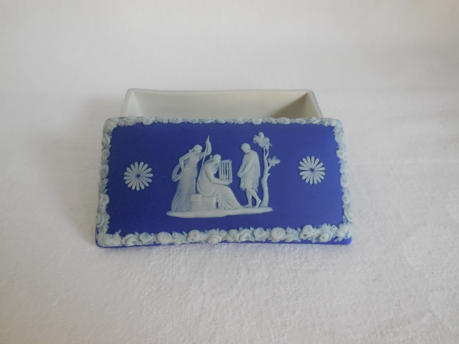 Antique c1890 Wedgwood Cobalt Blue Dip Jasperware Daisy Match Box W/ Striker Lid Antique c1890 Wedgwood Cobalt Blue Dip Jasperware Daisy Match Box W/ Striker Lid