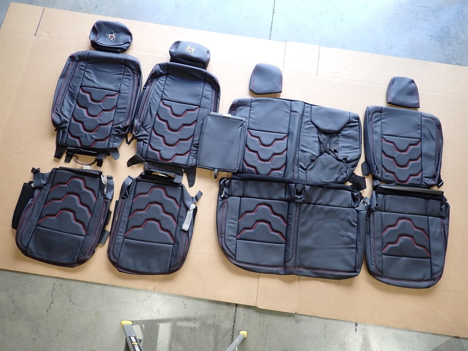 2016-2024 Nissan Nissan Titan Crew Cab SV Pro-4X Alea Black Leather Seat Covers