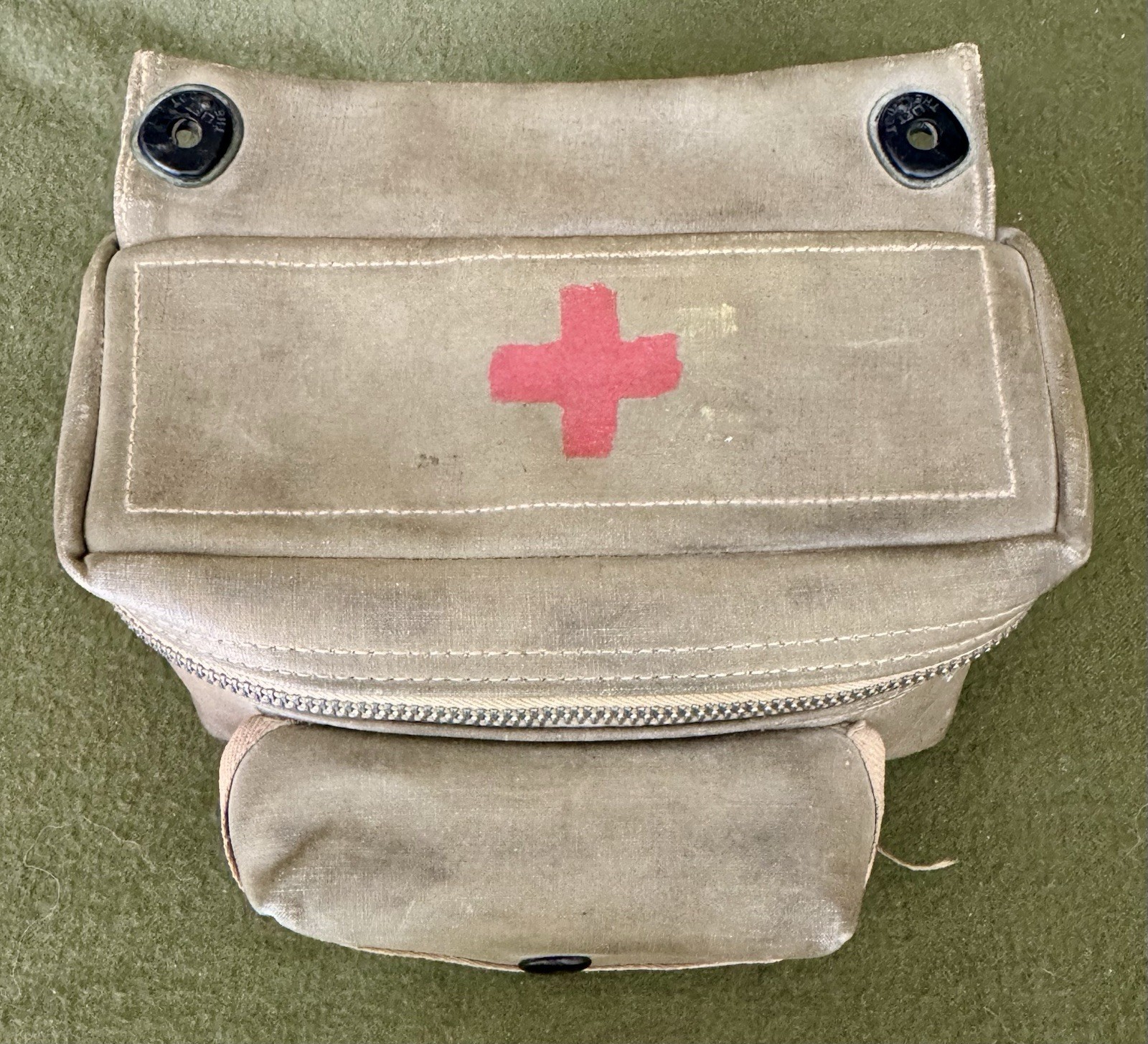US WW2 WWII USAAF Aeronautical First Aid Kit Bag Aircraft Bomber B-27 B-24 US WW2 WWII USAAF Aeronautical First Aid Kit Bag Aircraft Bomber B-27 B-24