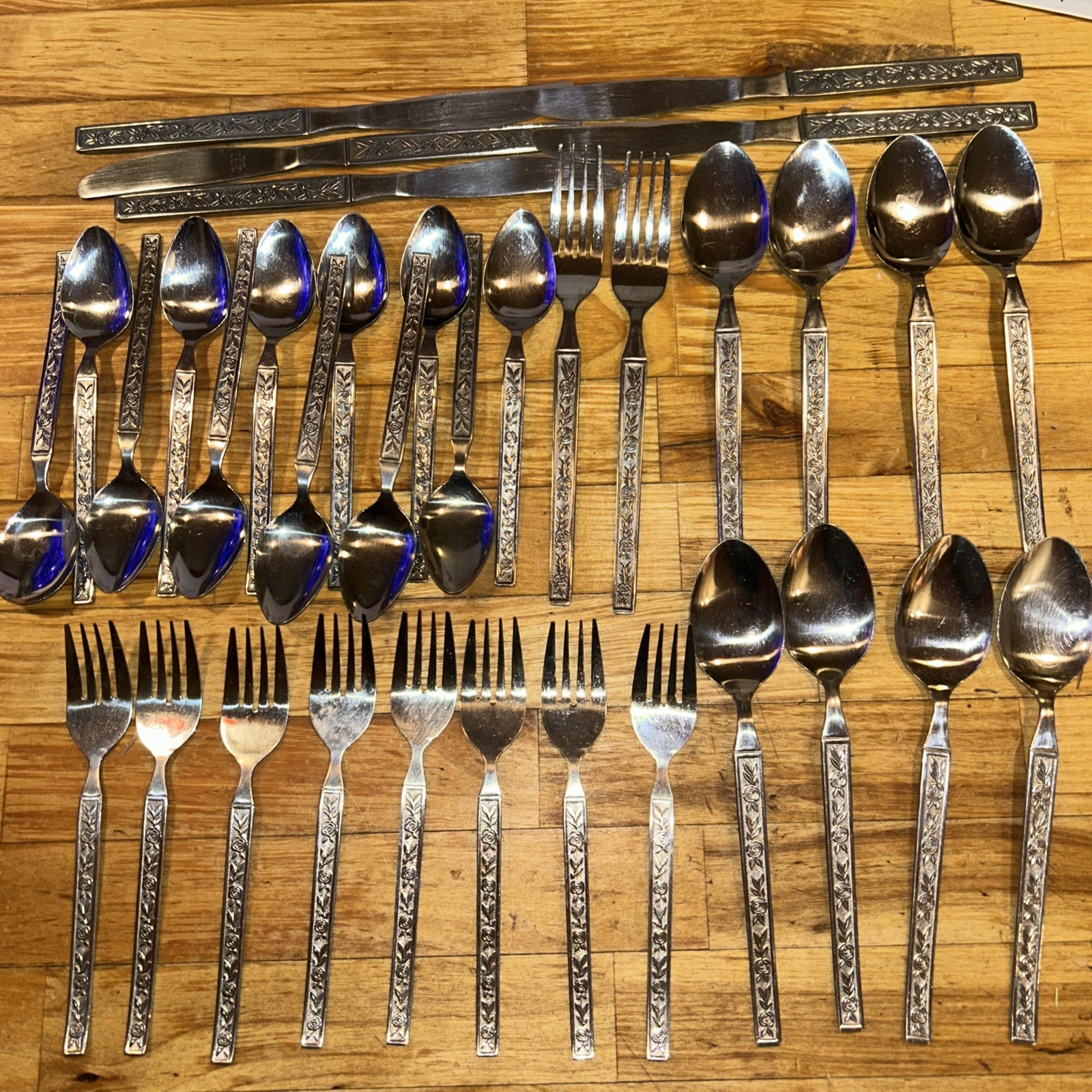 Western Rose Japan Stainless Steel Silverware 35 Pieces Western Rose Japan Stainless Steel Silverware 35 Pieces
