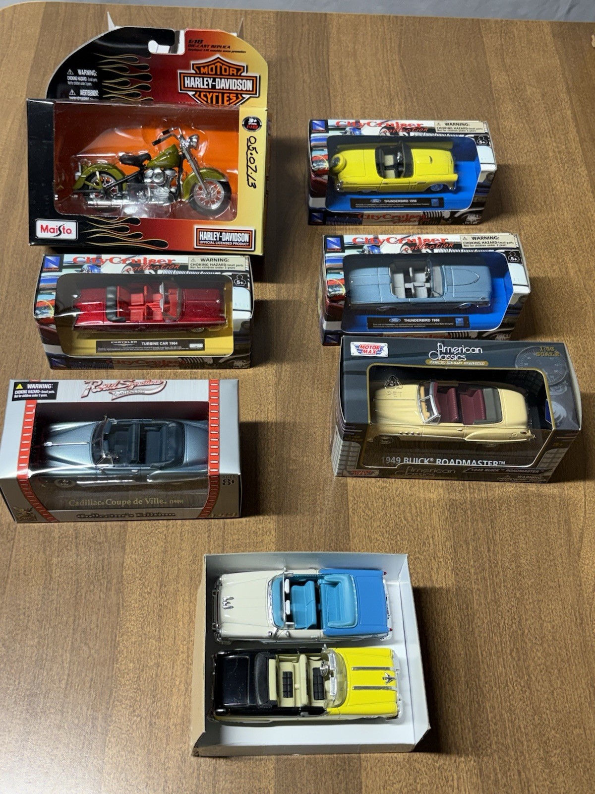 New Ray City Cruiser Road Signature American Classics Collection Diecast 1:43Lot