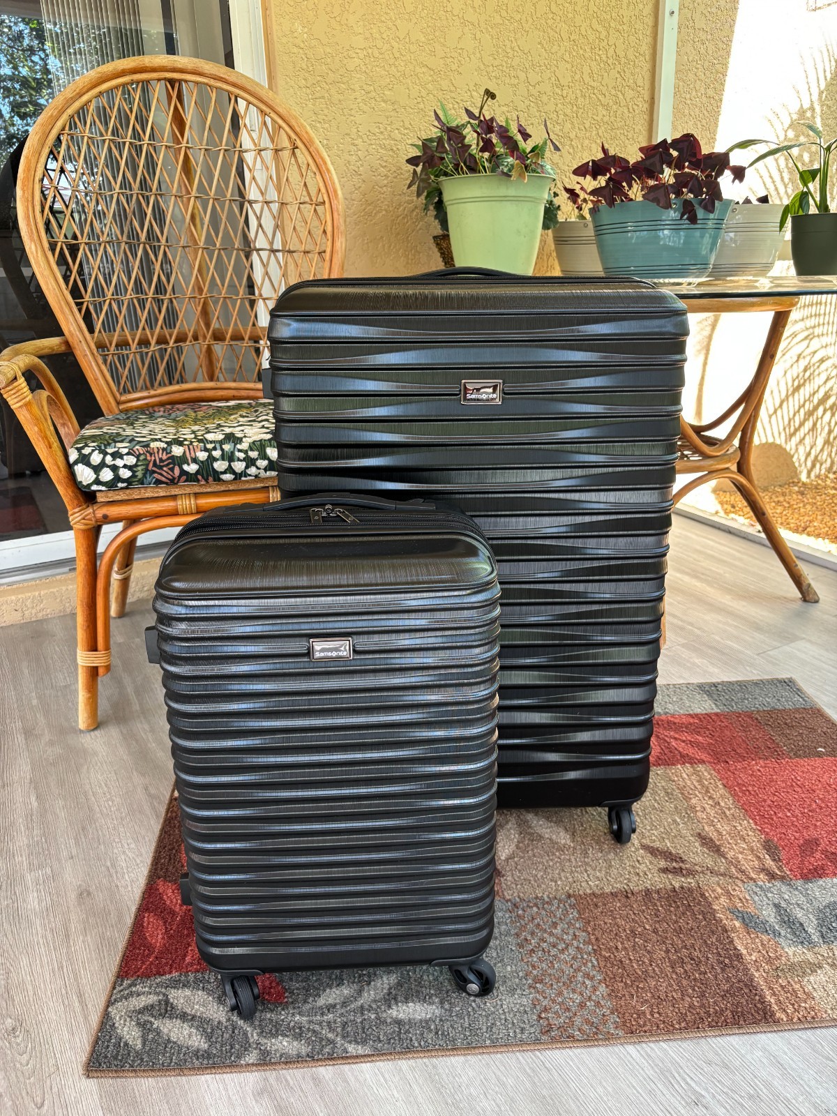 NEW Samsonite Uptempo Lux 2-Pc. Hardside Luggage Set Color: Black NEW Samsonite Uptempo Lux 2-Pc. Hardside Luggage Set Color: Black