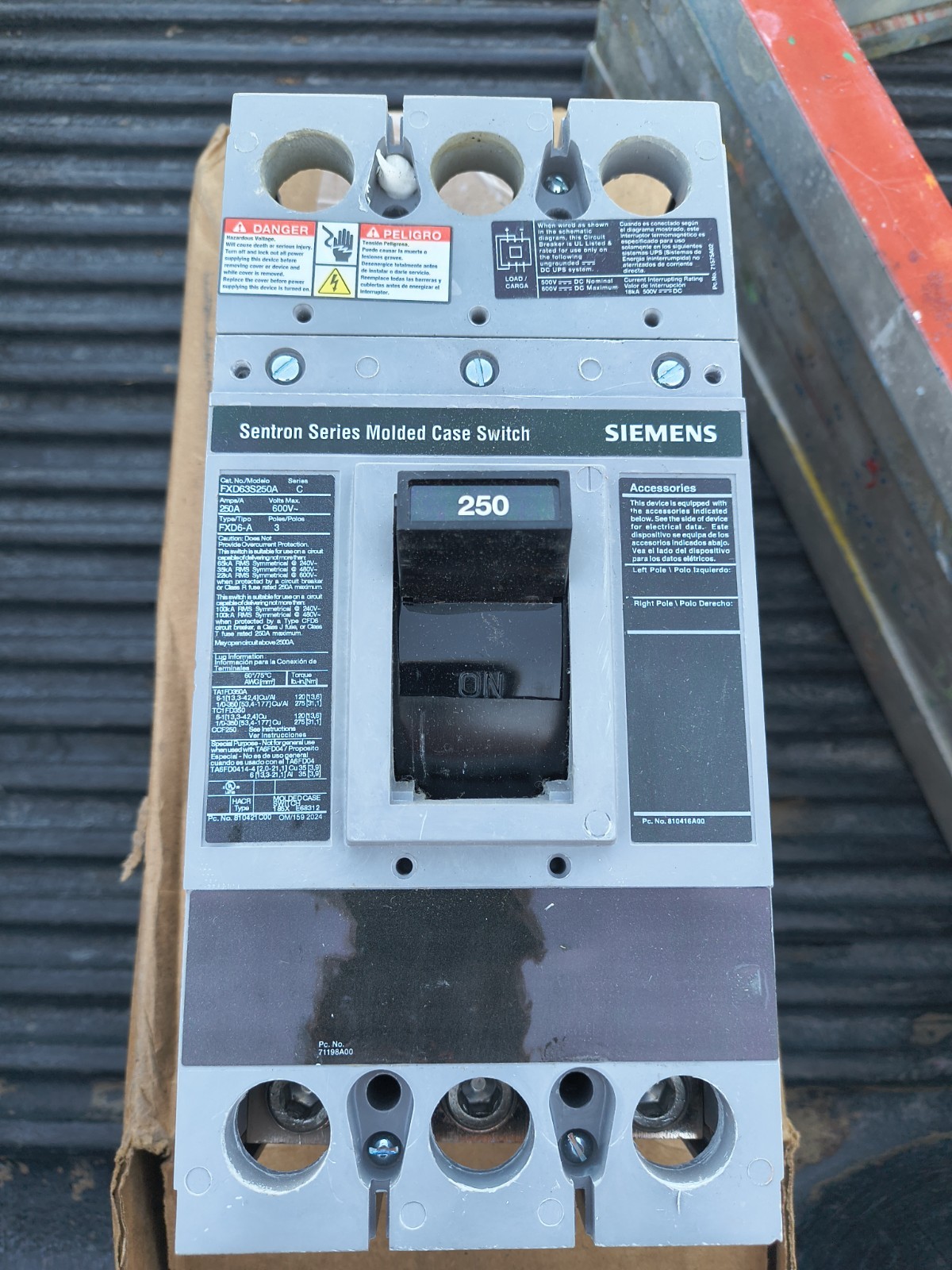 Siemens Sentron FXD63S250A Molded Case Switch 3 Pole 250A 600V FXD6-A...