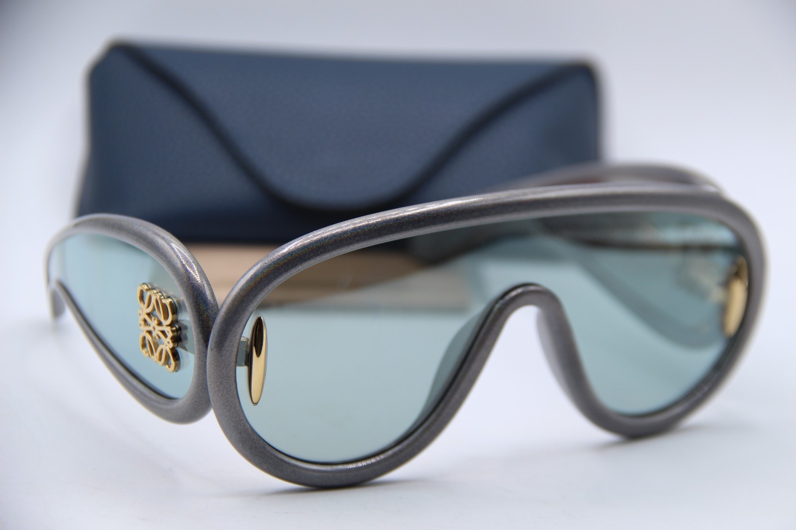 NEW LOEWE LW 40108I 05X BLUE GOLD MIRRORED AUTHENTIC FRAMES SUNGLASSES 140-0 NEW LOEWE LW 40108I 05X BLUE GOLD MIRRORED AUTHENTIC FRAMES SUNGLASSES 140-0