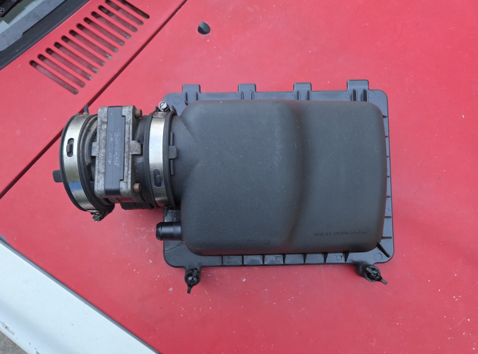 1993-1996 Chevy Caprice OEM Air Cleaner Box Filter Housing Air Intake #25099326