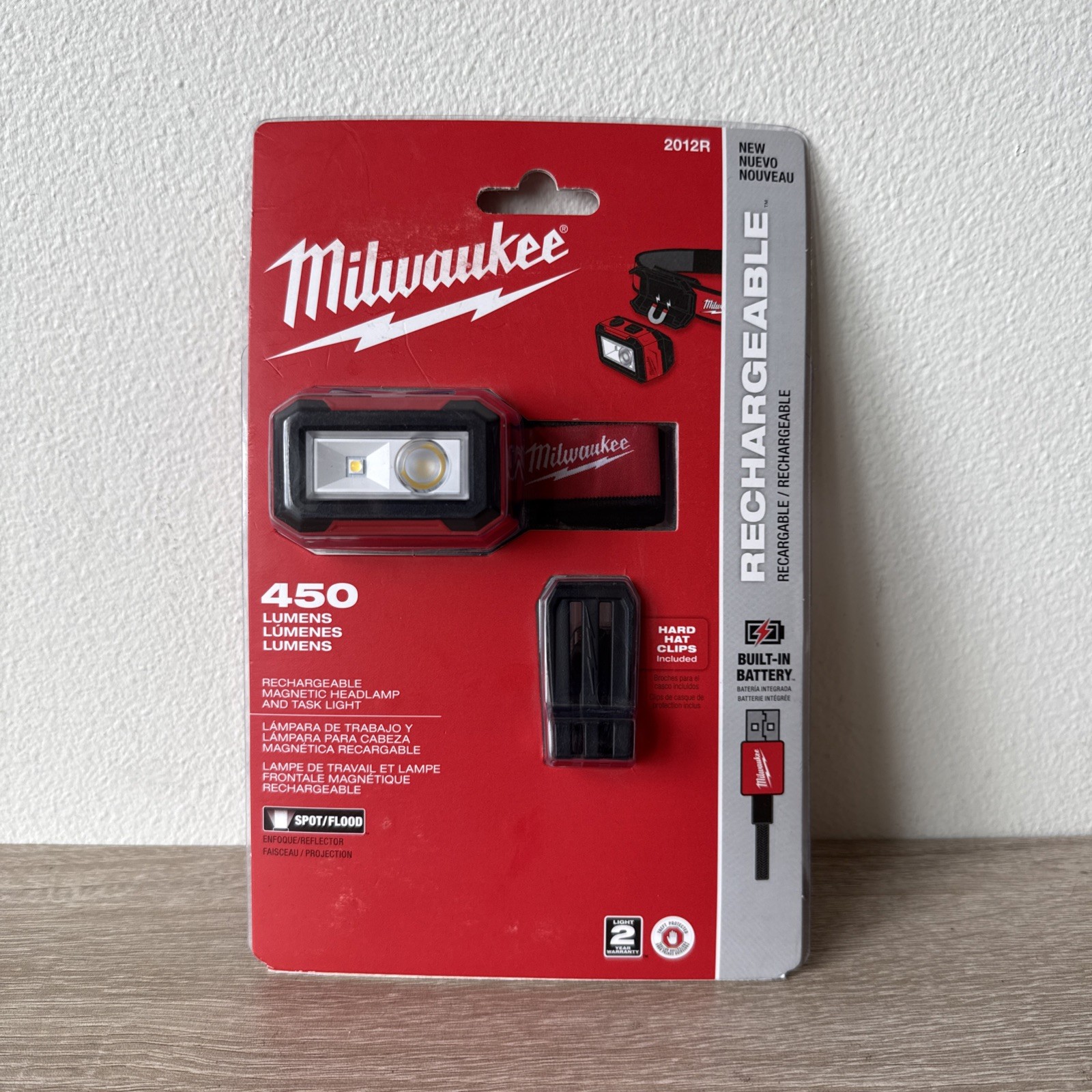 Milwaukee Electric Tool 2012R Rechargeable Magnetic Task Light With Headstrap Milwaukee Electric Tool 2012R Rechargeable Magnetic Task Light With Headstrap