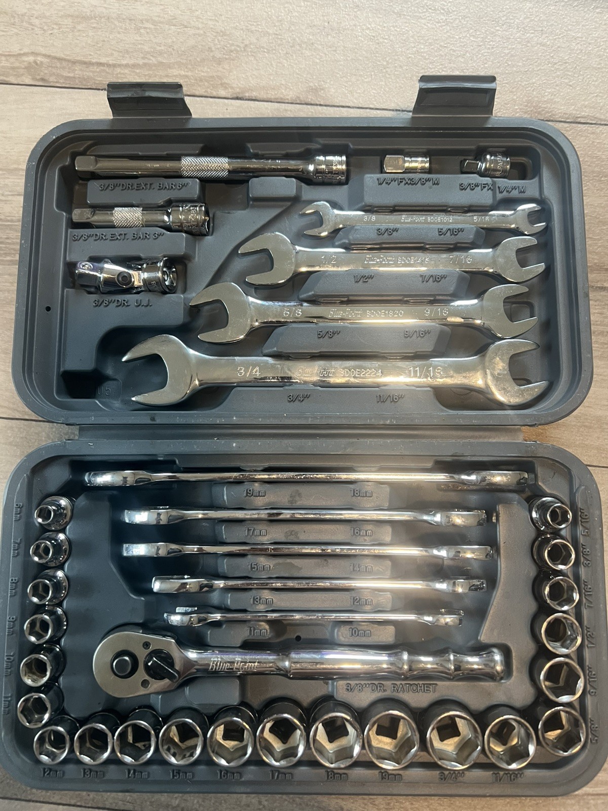 Blue Point Tools 3/8 Drive 37pc General Service Socket Set Metric SAE BLPGSS3837 Blue Point Tools 3/8 Drive 37pc General Service Socket Set Metric SAE BLPGSS3837
