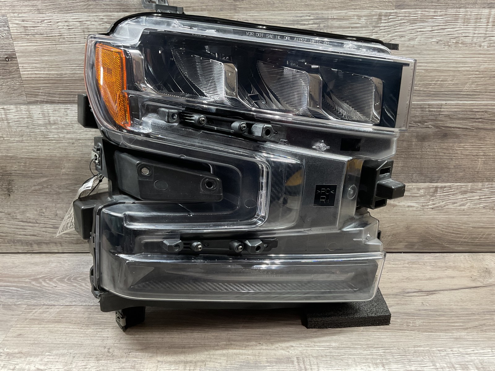 USED - 2020-2022 Chevrolet Silverado 1500 Pickup R Headlamp LED - OEM USED - 2020-2022 Chevrolet Silverado 1500 Pickup R Headlamp LED - OEM
