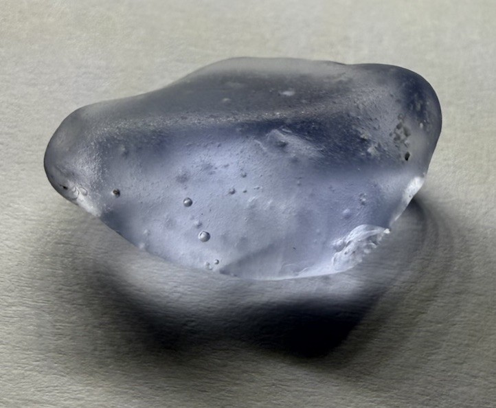 Rare 2.53g Neodymium Sea Glass Alexandrite Color Change Bubble Jewelry Chunk