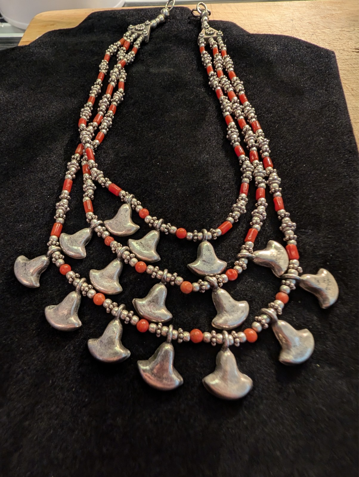 Vintage Native Mid-West Mid-Century Sterling Natural Coral Necklace Handmade 925 Vintage Native Mid-West Mid-Century Sterling Natural Coral Necklace Handmade 925