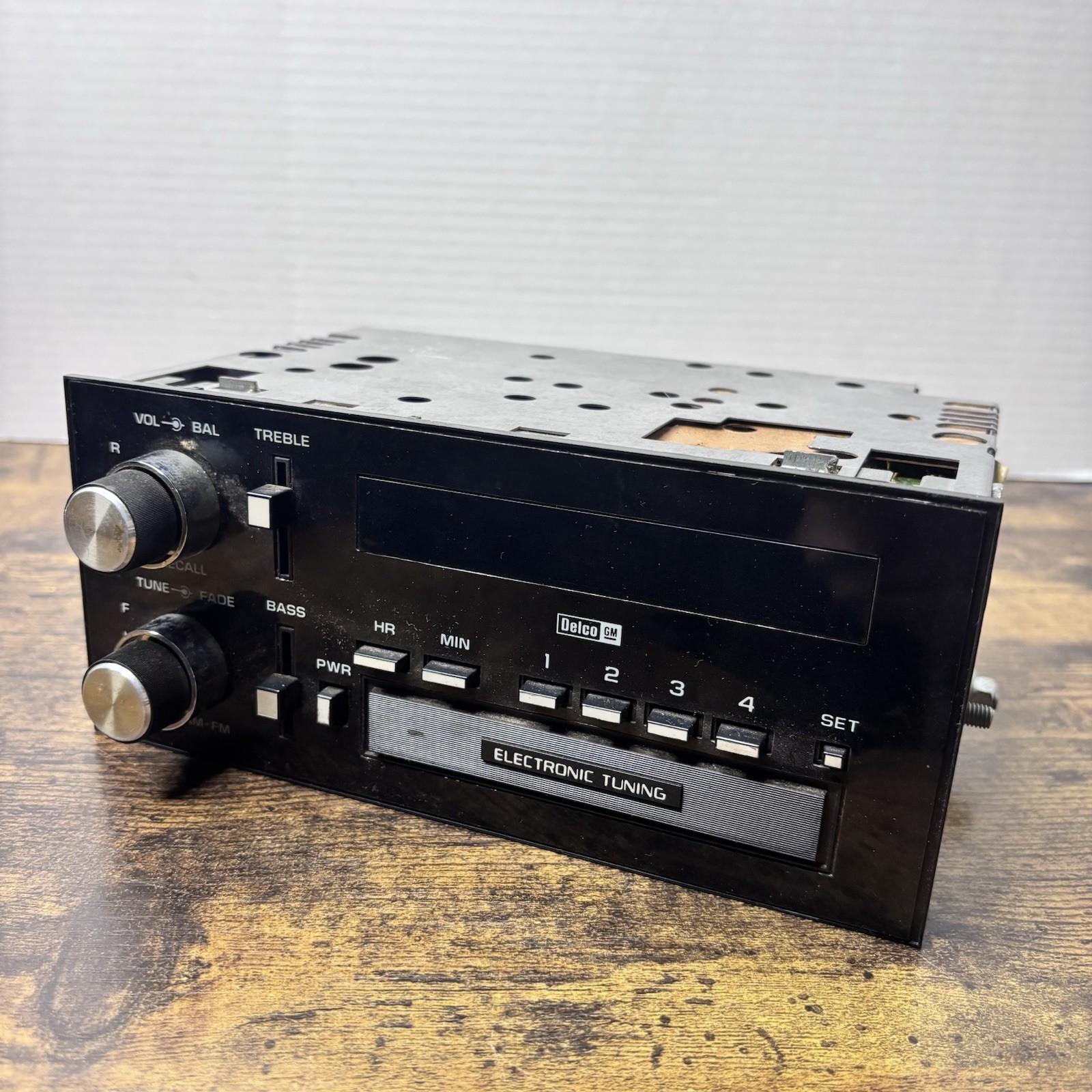 1983 Delco 16027374 AM/FM Electronic Tuning Radio GM Chevy Pontiac Vintage OEM 1983 Delco 16027374 AM/FM Electronic Tuning Radio GM Chevy Pontiac Vintage OEM