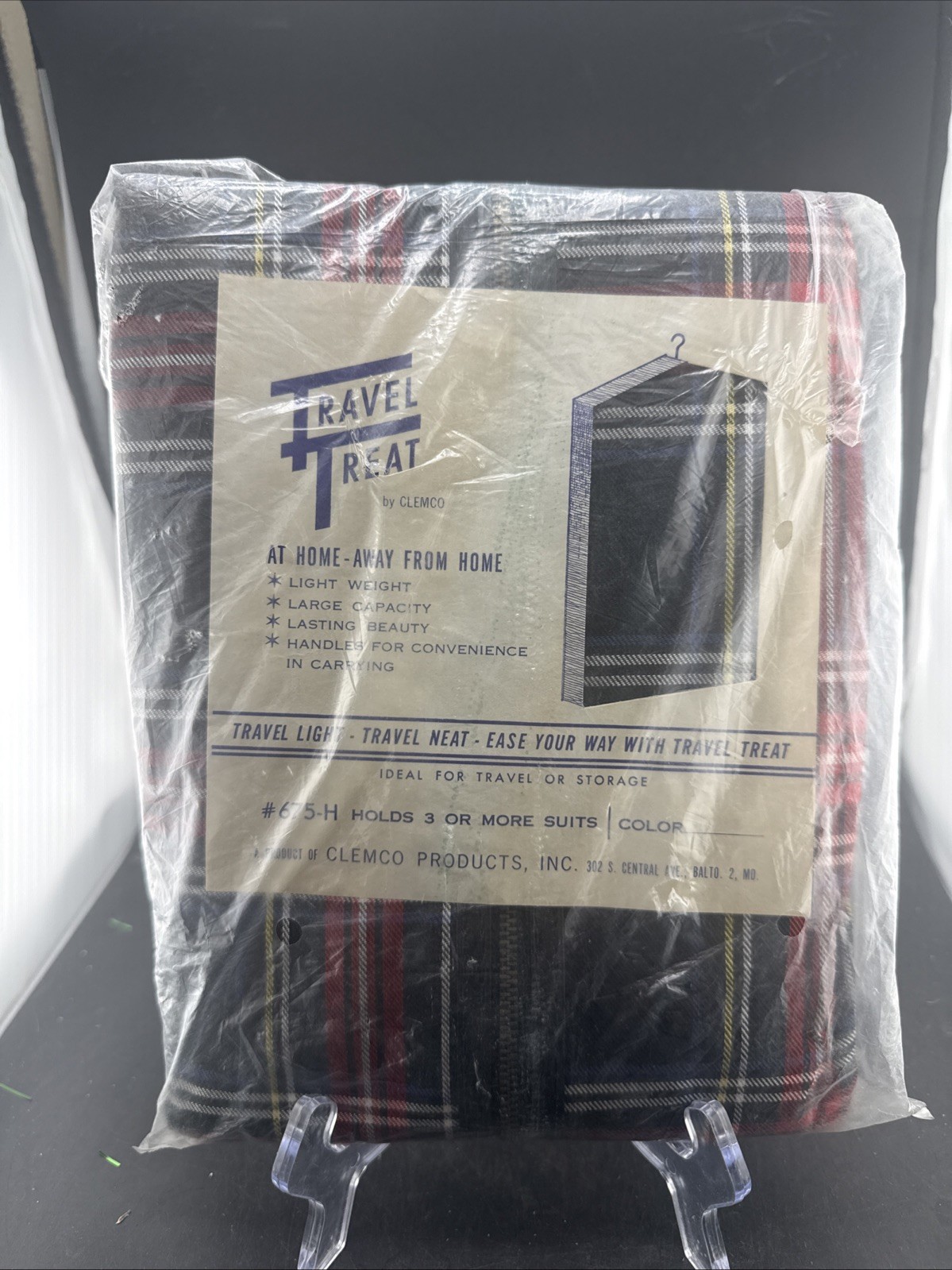 NOS Vintage Clemco Travel Treat Garment Suit Bag Red Tartan Plaid Deadstock 1960 NOS Vintage Clemco Travel Treat Garment Suit Bag Red Tartan Plaid Deadstock 1960