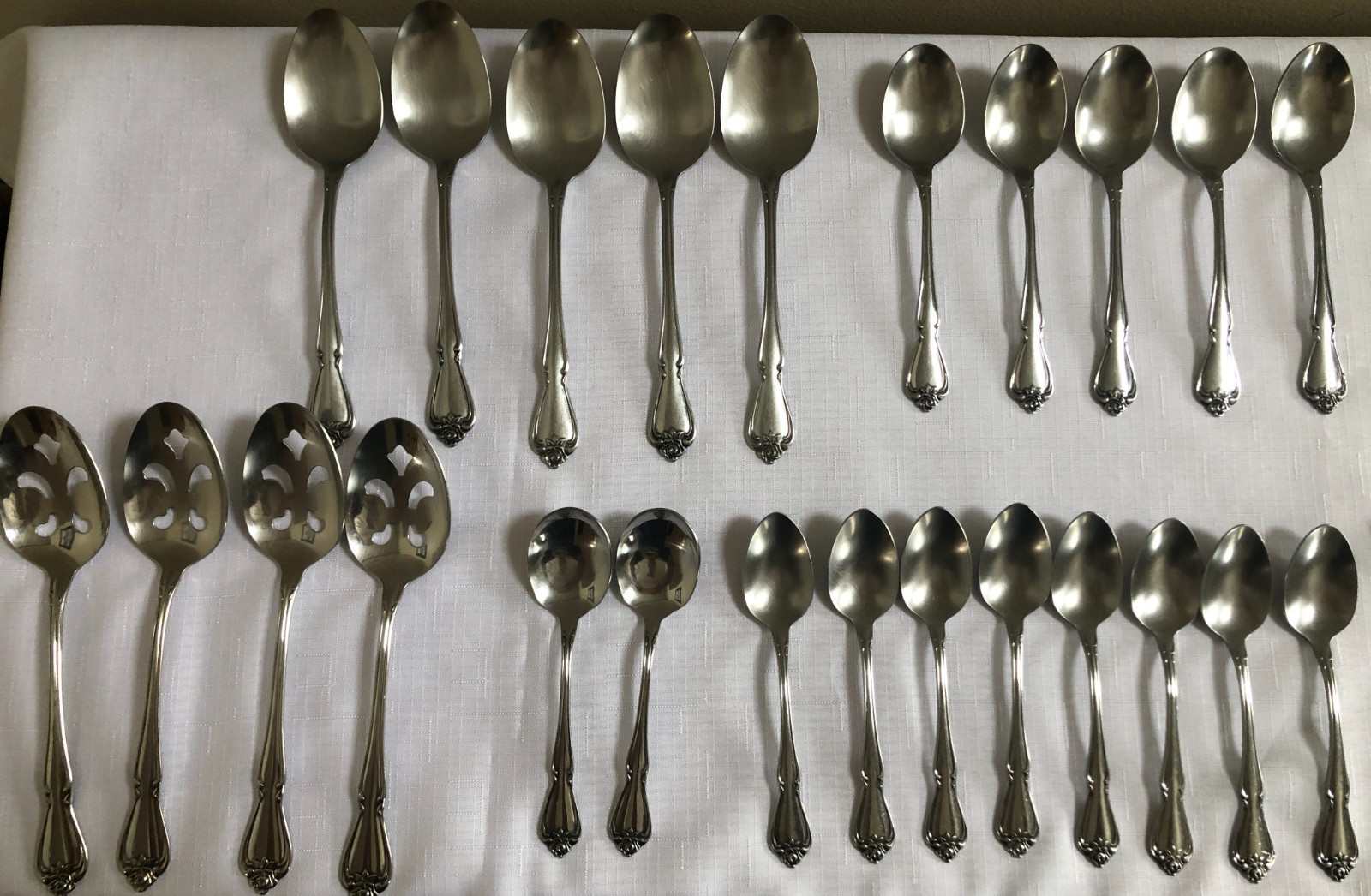 58 Piece 1881 Rogers Stainless Oneida LTD Arbor Rose Flatwear Vintage