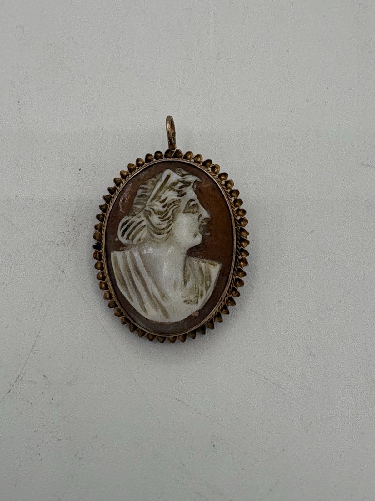 Antique c1900 10K Gold Carved Shell Cameo Pin Pendant Ornate Wirework 5.44g