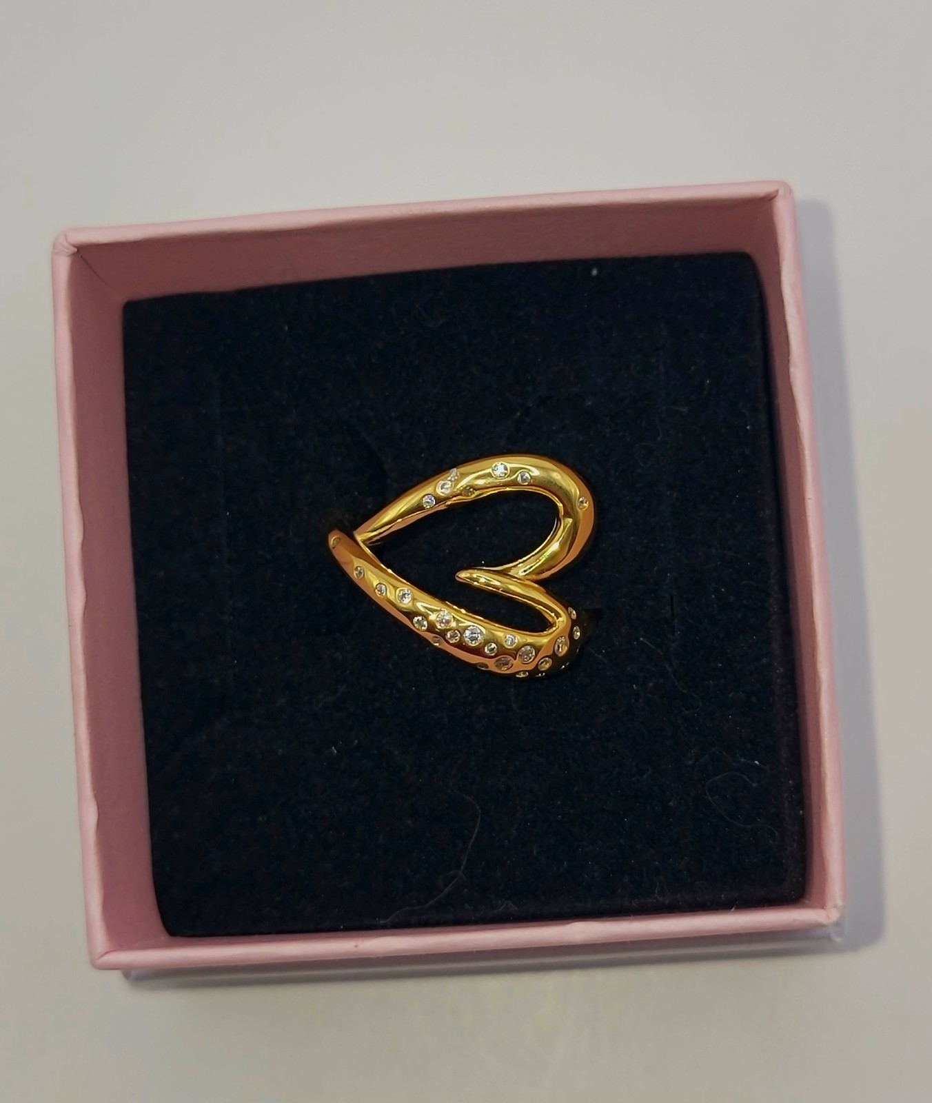 Authentic Pandora Essence Organically Shaped Stone-Set Heart Gold-Plate Authentic Pandora Essence Organically Shaped Stone-Set Heart Gold-Plate