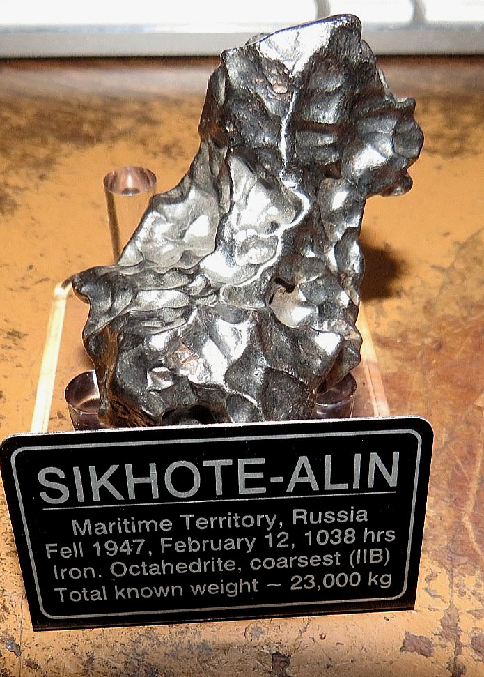 Sikhote-Alin iron Meteorite thumbprints all around 145 gm RUSSIA Sikhote-Alin iron Meteorite thumbprints all around 145 gm RUSSIA