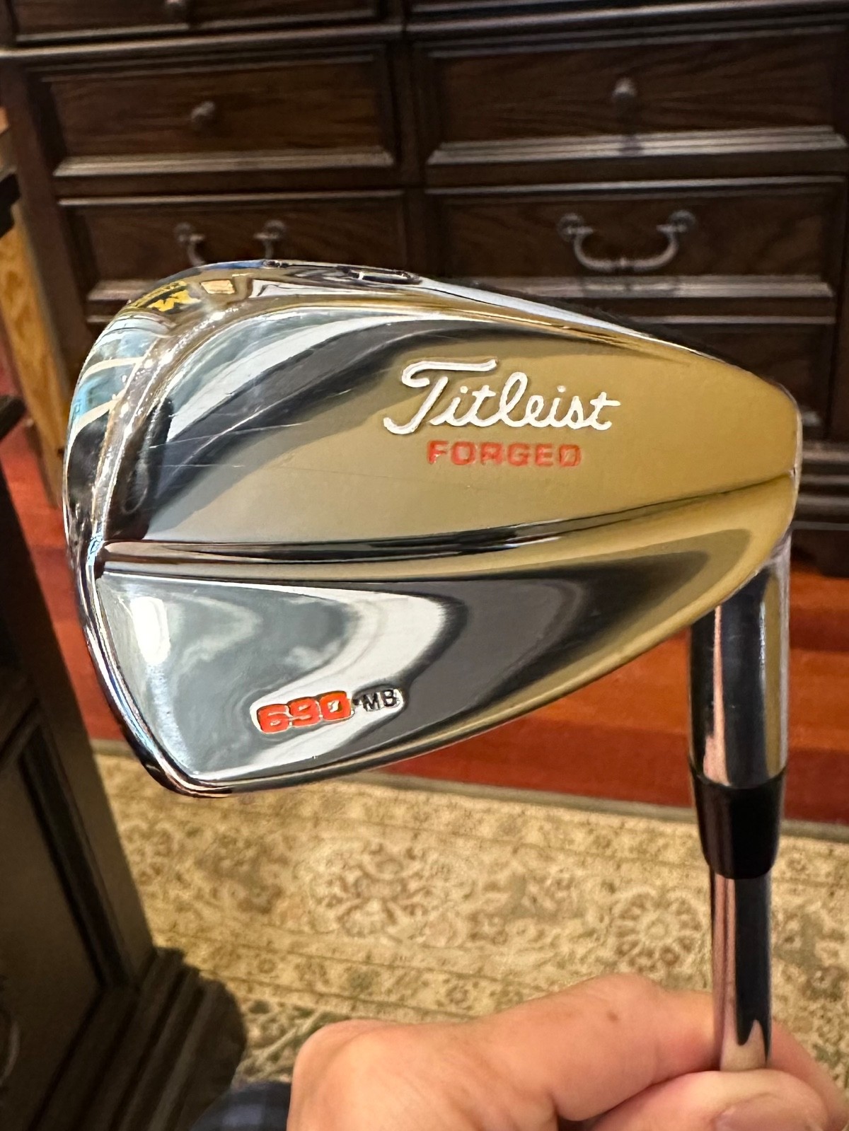 Titleist 690mb (Forged Blades). Flex Dynamic Gold S300. RH standard length. Titleist 690mb (Forged Blades). Flex Dynamic Gold S300. RH standard length.