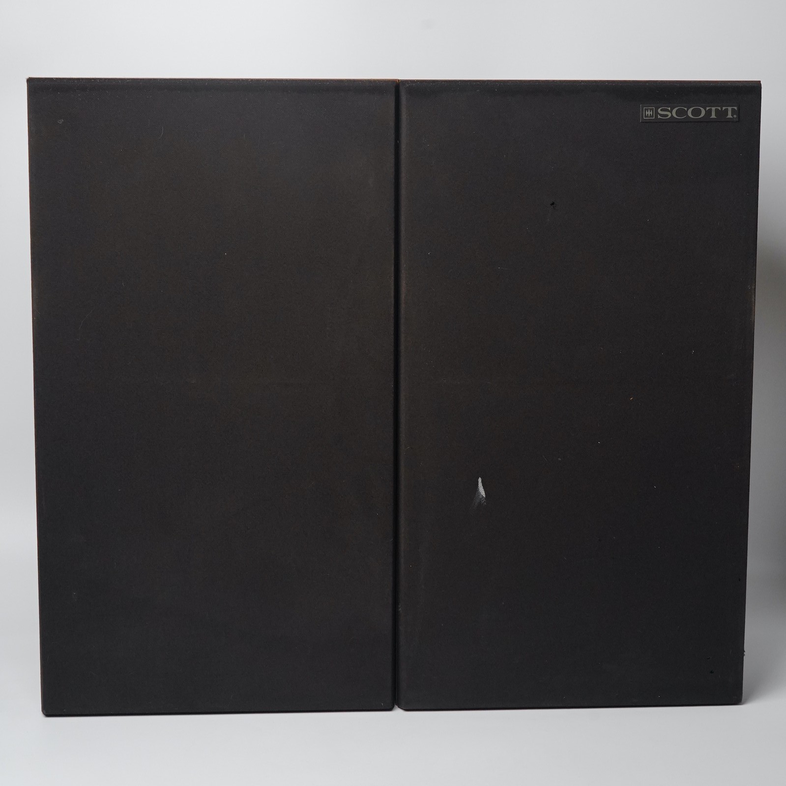 Vintage H.H. Scott 311D 3-Way Loudspeakers Pair Walnut Cabinet *READ* Vintage H.H. Scott 311D 3-Way Loudspeakers Pair Walnut Cabinet *READ*