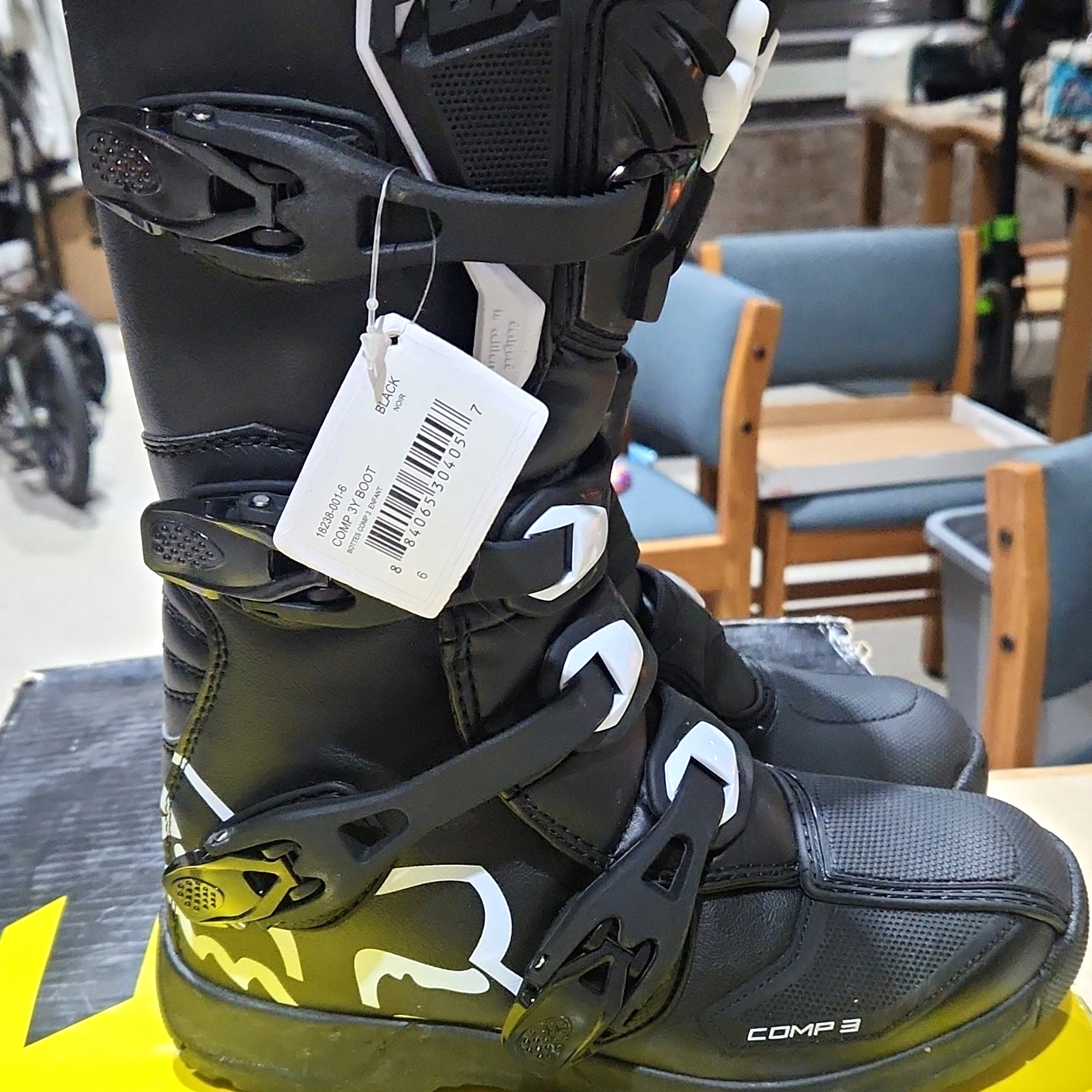 Fox Youth Comp3 Boots SIZE Y6 Fox Youth Comp3 Boots SIZE Y6