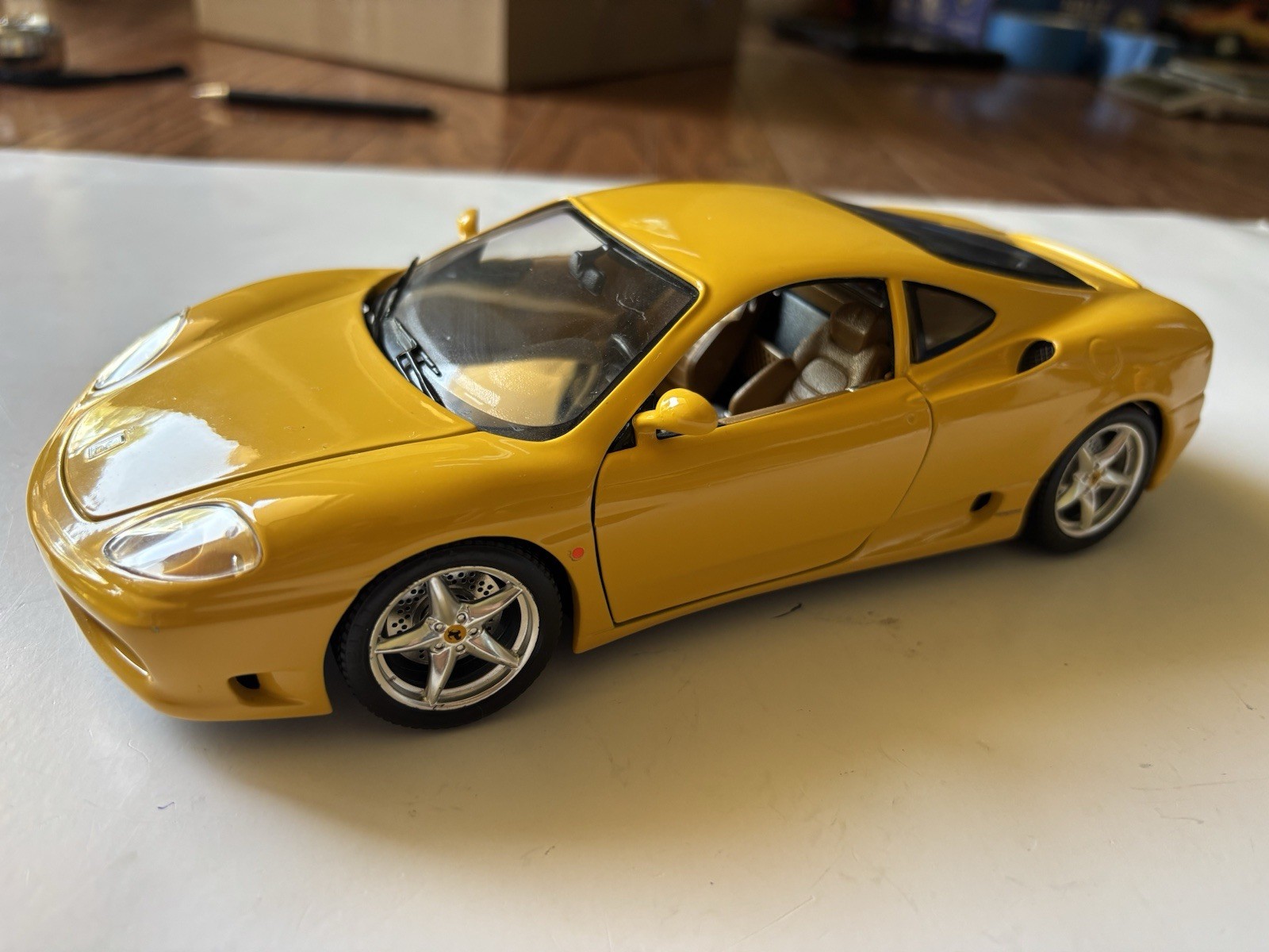 Burago 1:18 1999 Ferrari 360 Modena Yellow Diecast Car Burago 1:18 1999 Ferrari 360 Modena Yellow Diecast Car