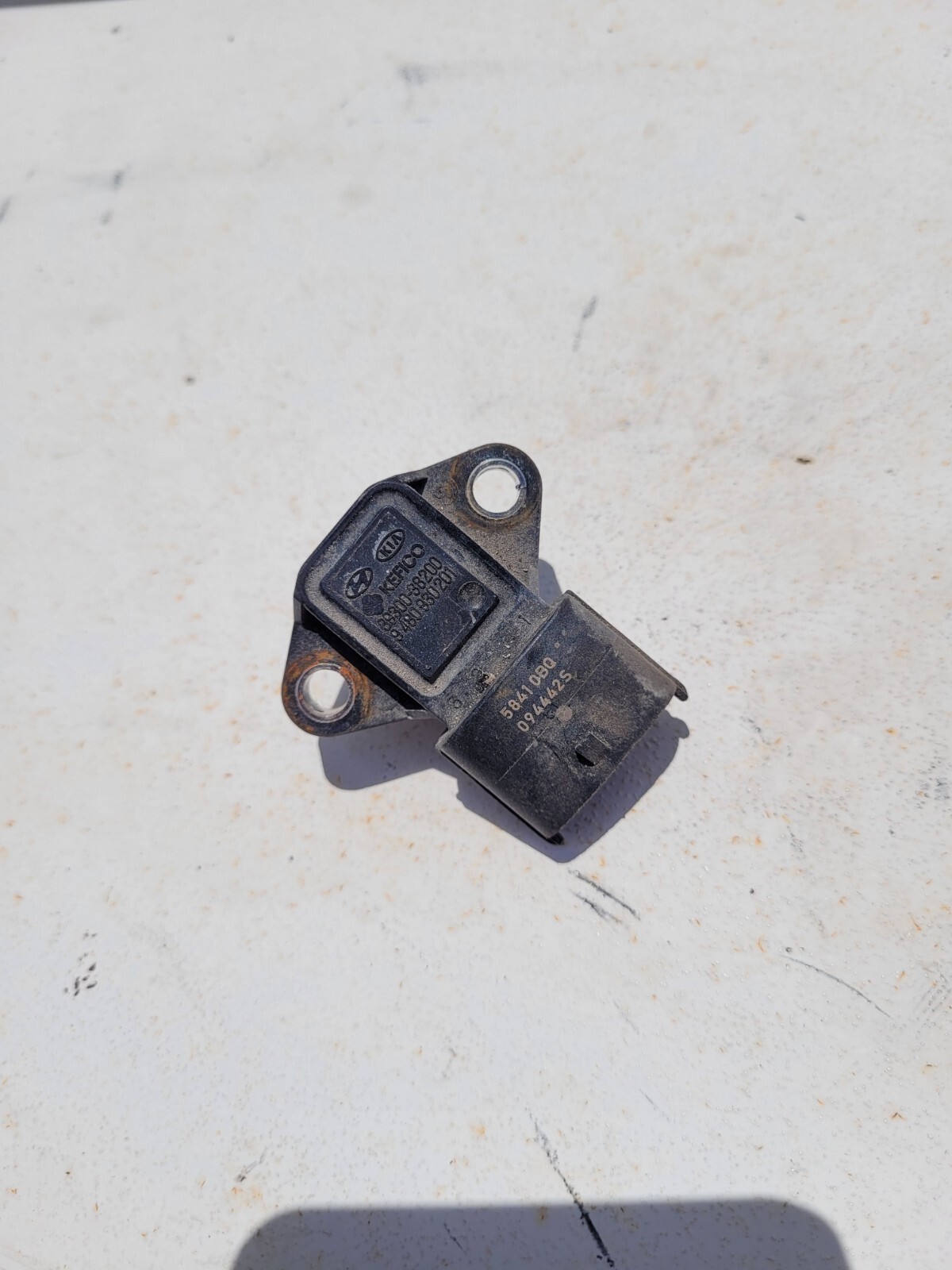 2004 Kia Sedona v6 Manifold Absolute Pressure Map Sensor 02 03 04 2004 Kia Sedona v6 Manifold Absolute Pressure Map Sensor 02 03 04