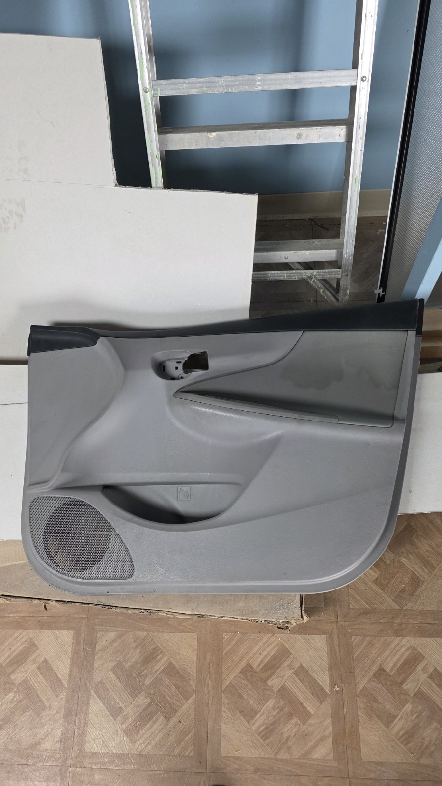 2009-2013 Toyota Corolla Front Right Door Panel Oem 2009-2013 Toyota Corolla Front Right Door Panel Oem