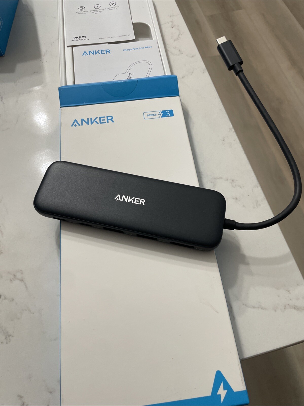Anker 332 (A8355011) USB-C 5-In-1 4K HDMI 85W Hub Adapter - Black Anker 332 (A8355011) USB-C 5-In-1 4K HDMI 85W Hub Adapter - Black