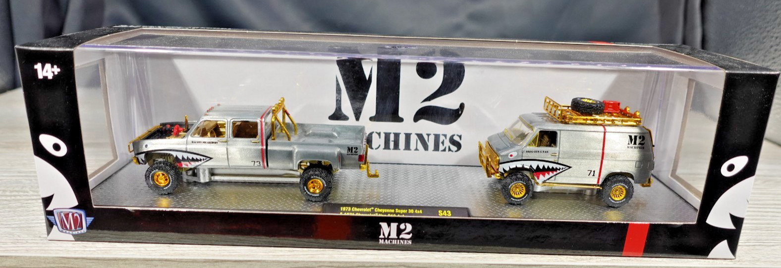 M2 Machines 1973 Chevrolet Cheyenne Super 30 4x4 & 1971 G10 Van 4x4 RAW CHASE