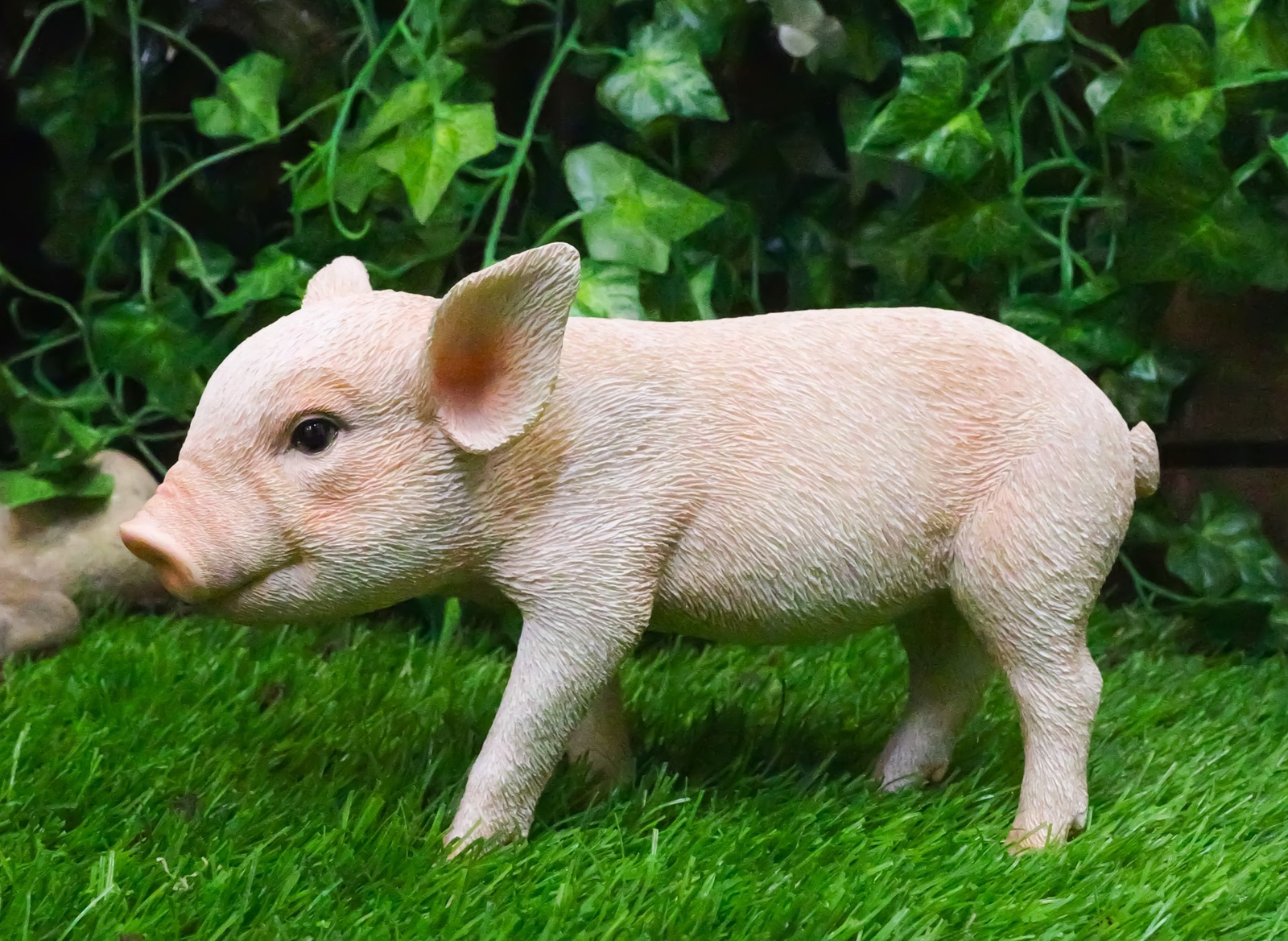Adorable Realistic Animal Farm Babe Piglet Pig Statue 8