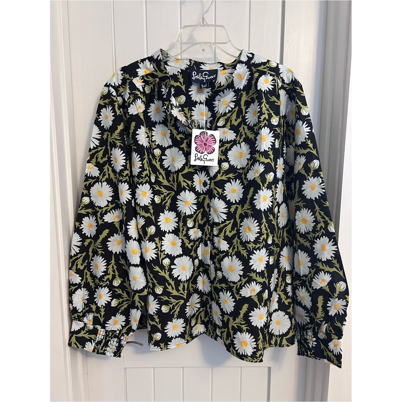 NWT Lesley Evers Daisy Print Cotton Silk Button Front \ NWT Lesley Evers Daisy Print Cotton Silk Button Front \