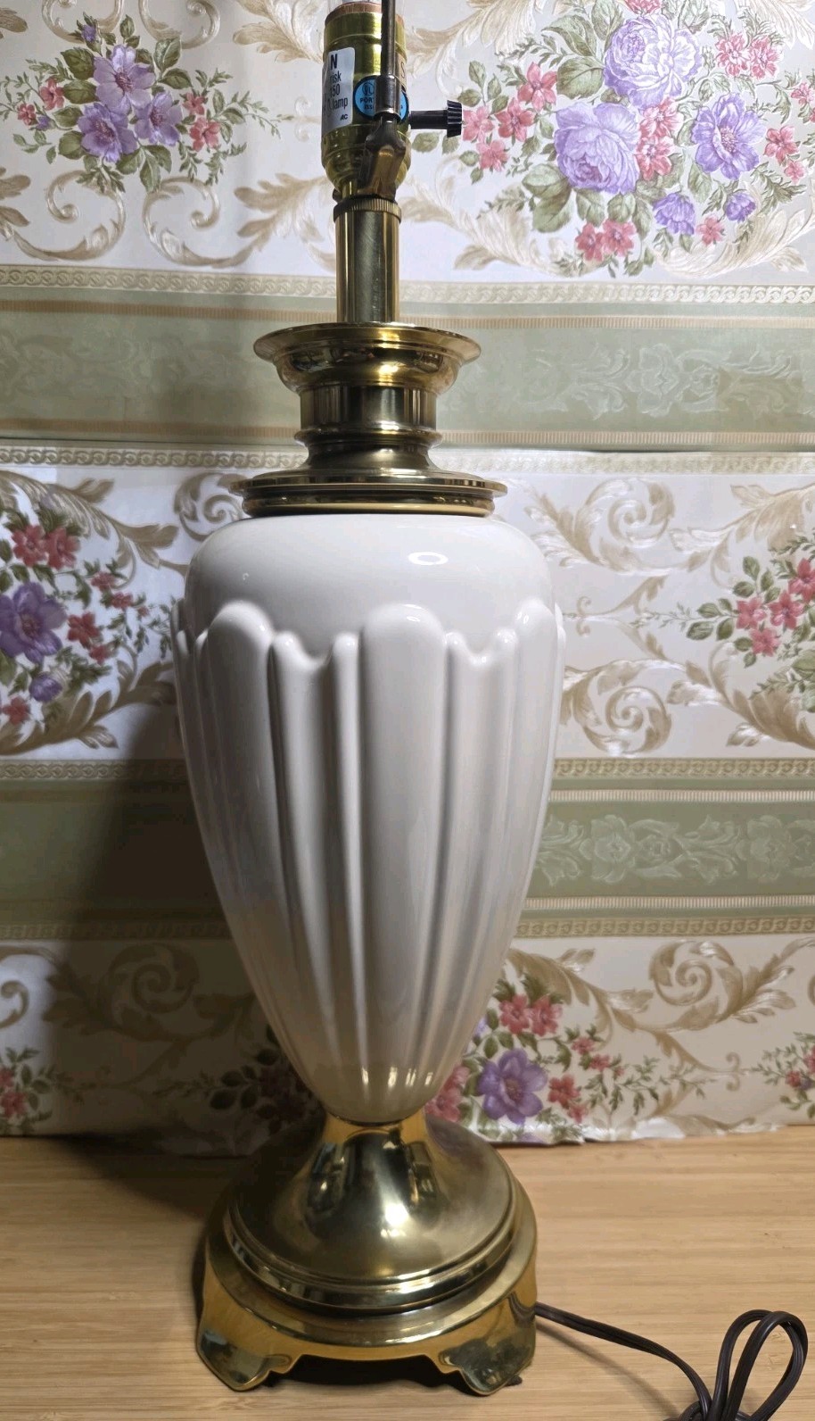 Regency Mid-Century Vintage STIFFEL Brass/ CREAM Porcelain Lamp NICE Regency Mid-Century Vintage STIFFEL Brass/ CREAM Porcelain Lamp NICE
