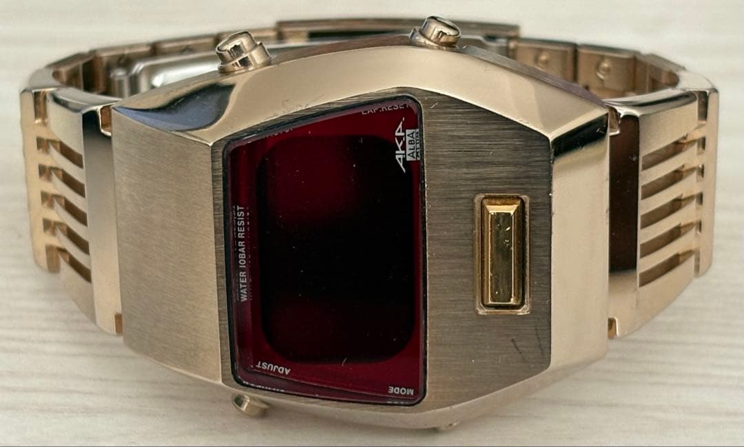 Seiko AKA Gold Darth Vader Wristwatch Vintage pre-owned condition