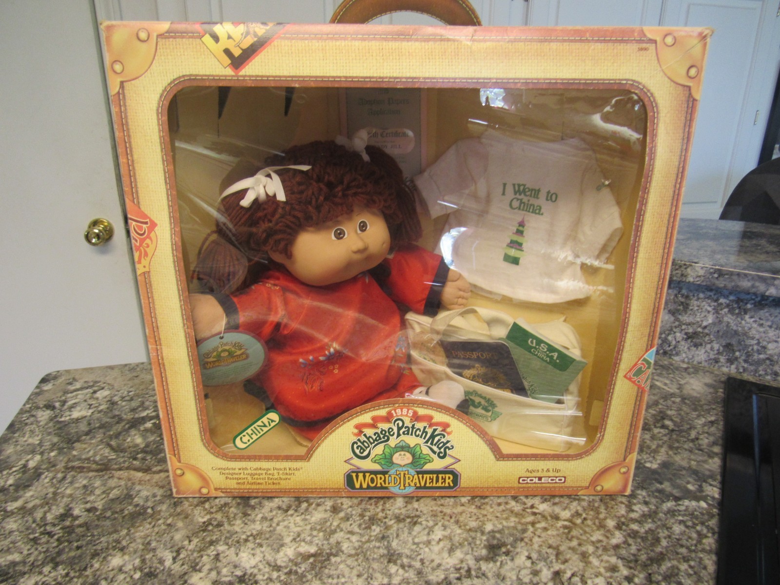 NIB Vintage 1985 Cabbage Patch Kids World Traveler China Doll Suitcase Box