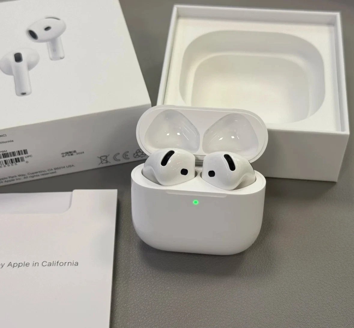 AppleAirPods4th Generation with USB-C Charging Case 4²th Generation White Sealed AppleAirPods4th Generation with USB-C Charging Case 4²th Generation White Sealed