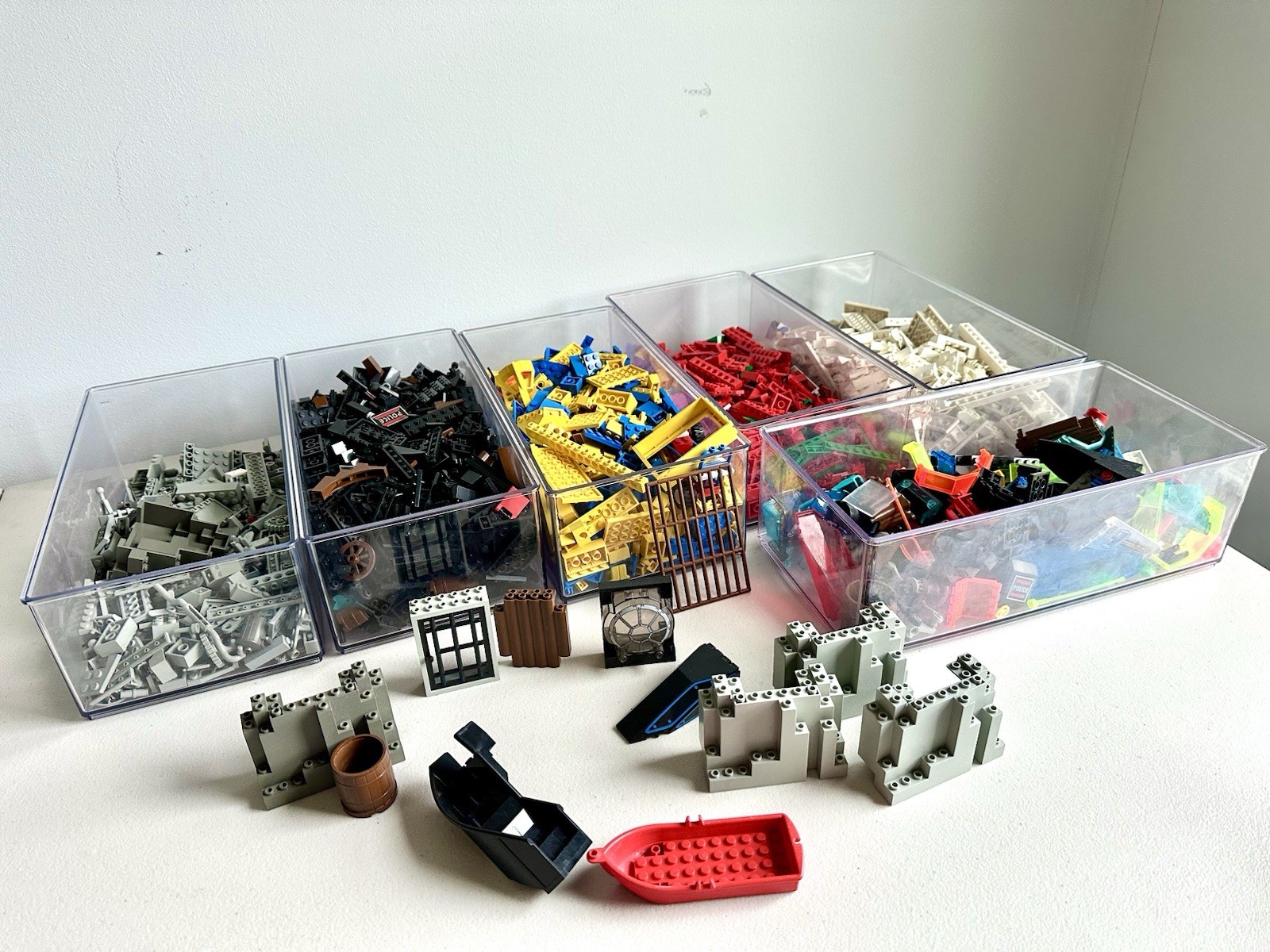 Vintage LEGO Lot ~8 Lbs 1990s Pirates Western Space Castle Flags Boats Rigging