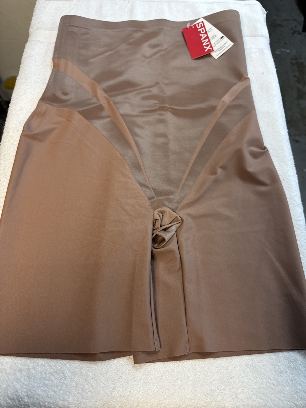 Spanx High Waisted Midthigh Size Large *️⃣ Spanx High Waisted Midthigh Size Large *️⃣