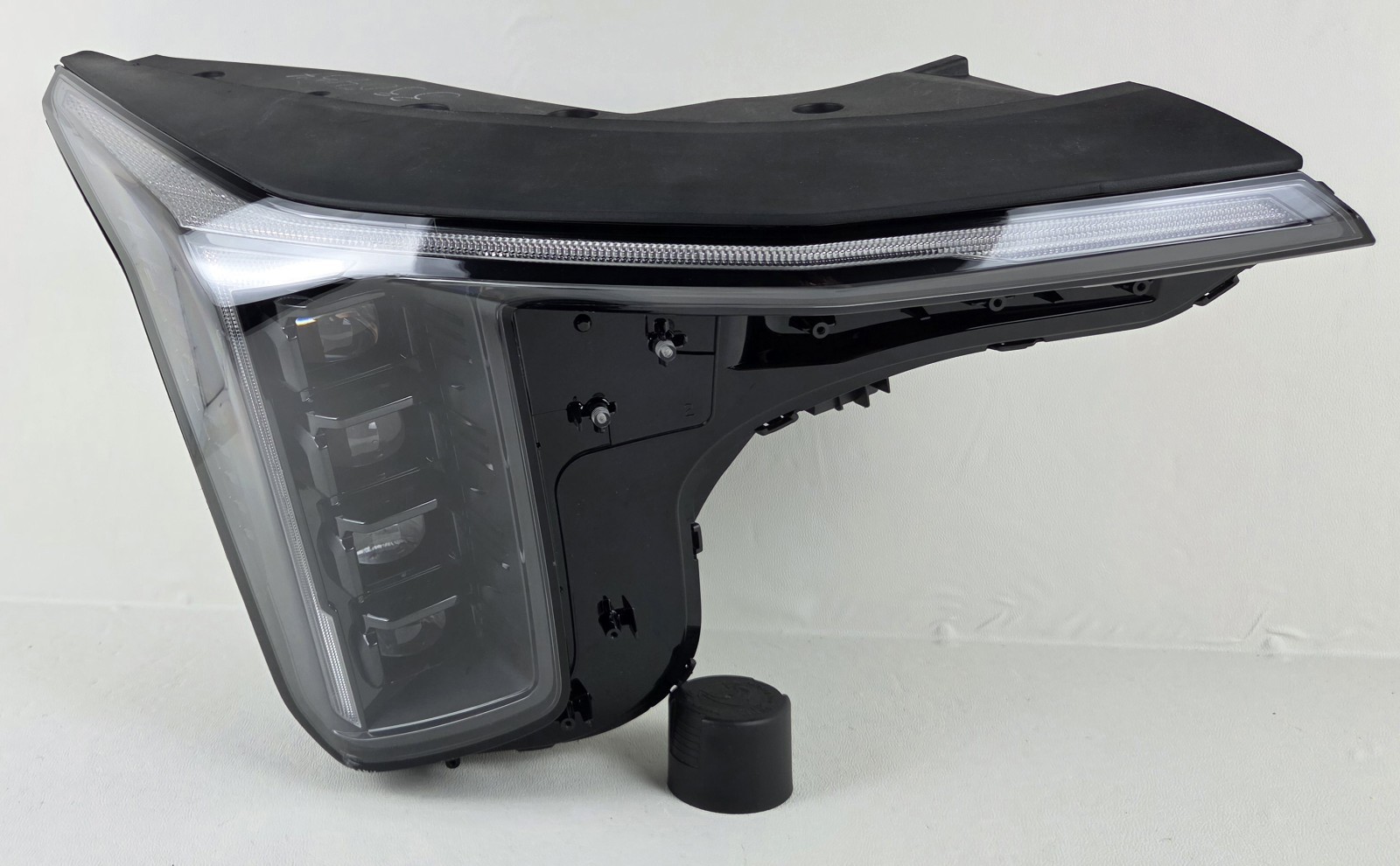 Nice OEM 2024-2026 Kia Sorento Right Passenger Side LED Headlight 92102-R5600