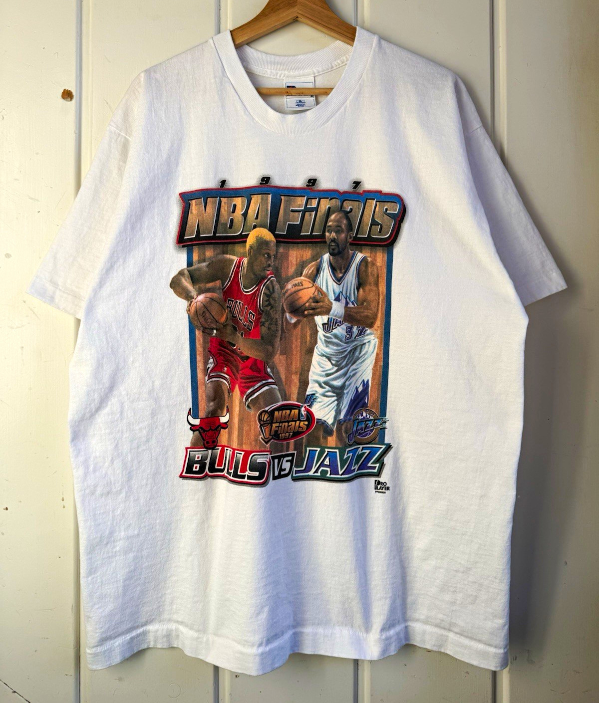 Vintage Pro Player 1997 NBA Finals Bulls vs Jazz Rodman Malone White Shirt XL Vintage Pro Player 1997 NBA Finals Bulls vs Jazz Rodman Malone White Shirt XL