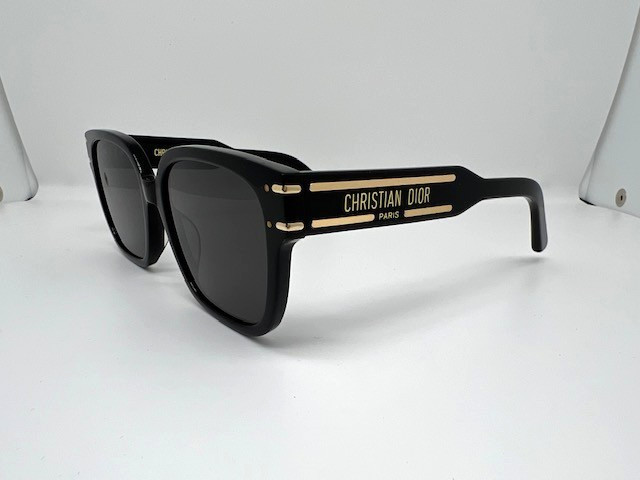 CHRISTIAN DIOR DIORSIGNATURE S7F SUNGLASSES 10A0 BLACK w/GRAY LENS CHRISTIAN DIOR DIORSIGNATURE S7F SUNGLASSES 10A0 BLACK w/GRAY LENS
