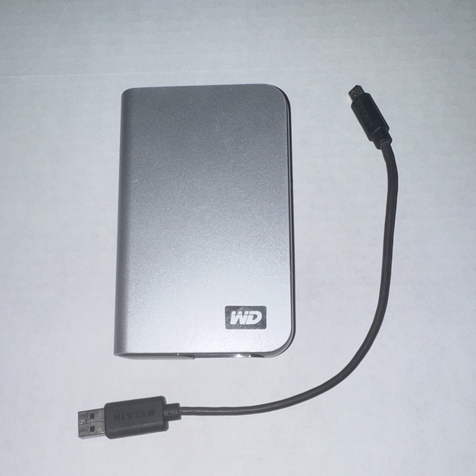 WD Passport 320GB 2.5in Portable External HDD Mini USB Silver WD Passport 320GB 2.5in Portable External HDD Mini USB Silver