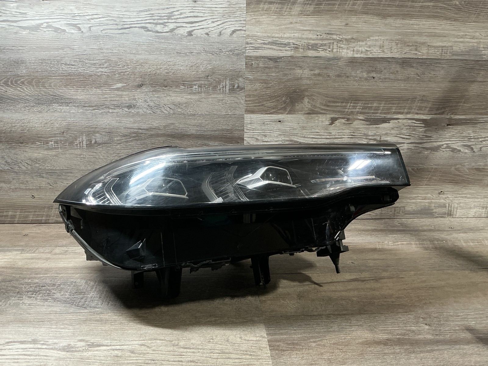 USED - 2019-2022 BMW X7 R Headlamp LED - OEM USED - 2019-2022 BMW X7 R Headlamp LED - OEM
