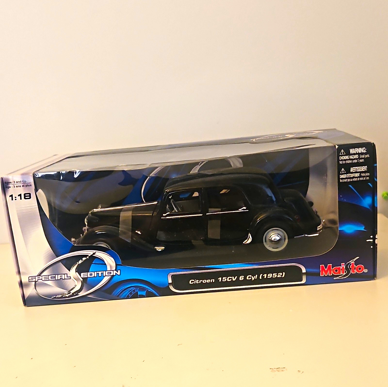 Maisto Special Edition 1:18 Diecast Citroën 1952 15CV 6 Cyl Car Black Maisto Special Edition 1:18 Diecast Citroën 1952 15CV 6 Cyl Car Black