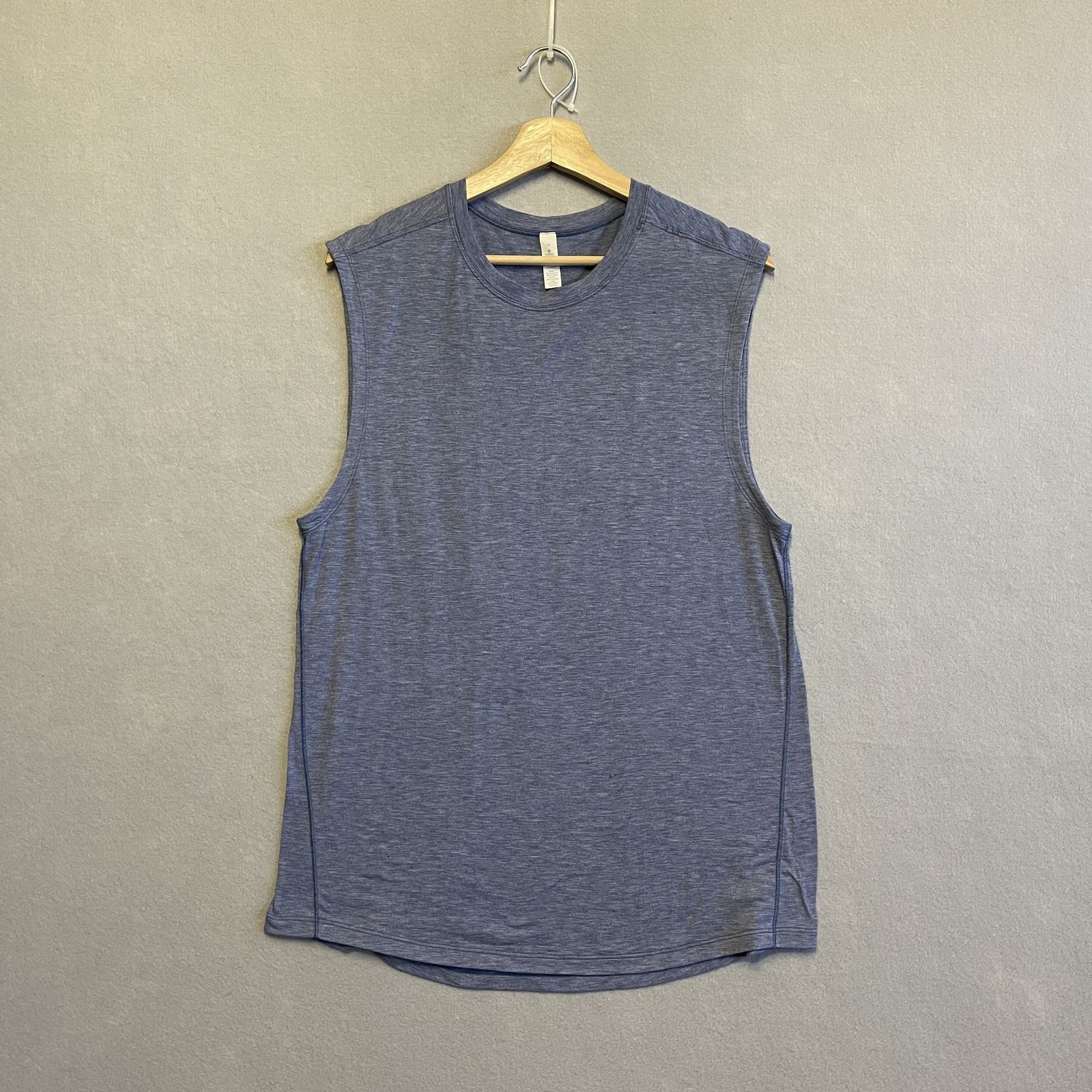 Lululemon Metal Vent Tech Sleeveless Shirt Blue Heathered Mens M Lightweight