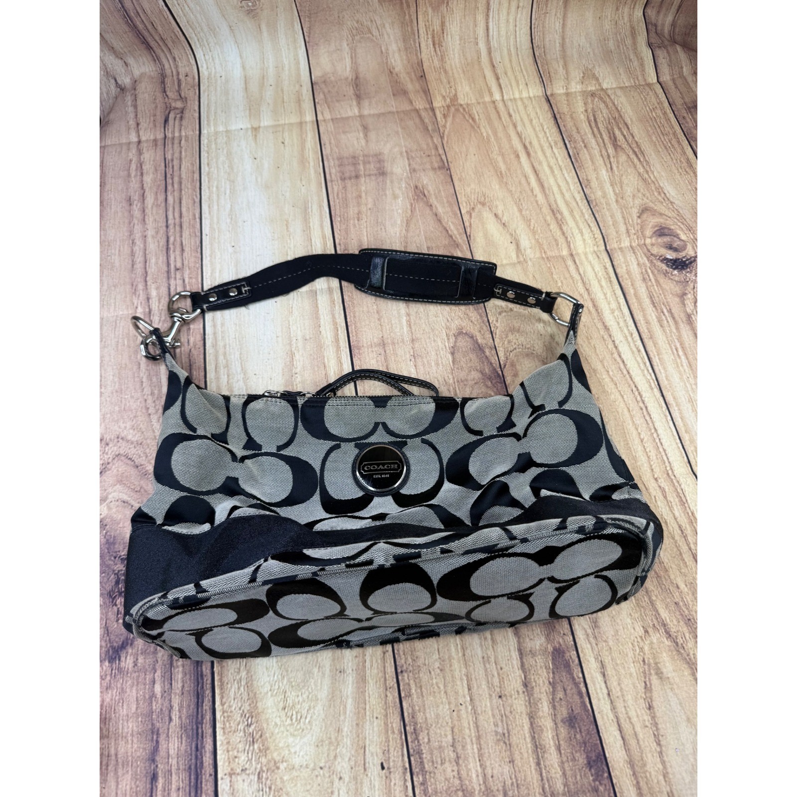 Coach Signature E1182-F17434 Black Grey Jacquard Canvas READ PLS View all PICS Coach Signature E1182-F17434 Black Grey Jacquard Canvas READ PLS View all PICS